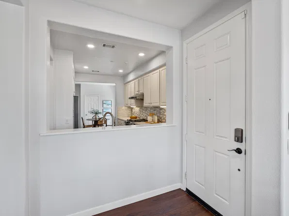 13330 Via Magdalena Unit 6, San Diego, CA 92129