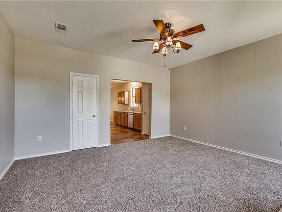 3rd image of 321 Texas Dr