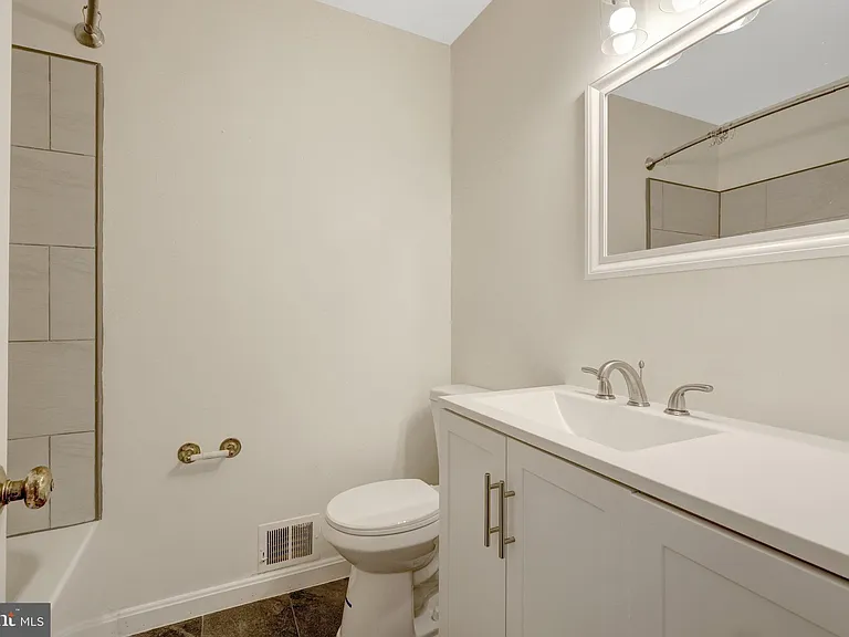 615 Kearney Ct SW — Photo 28