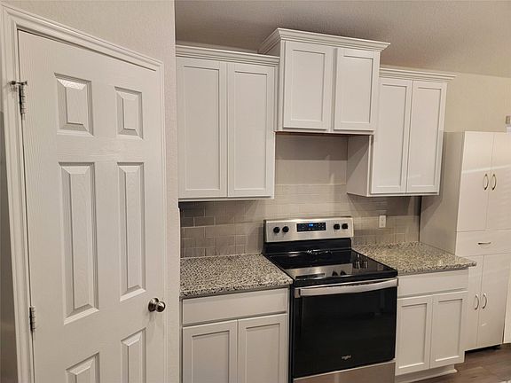 2nd image of 109 Akston Ct