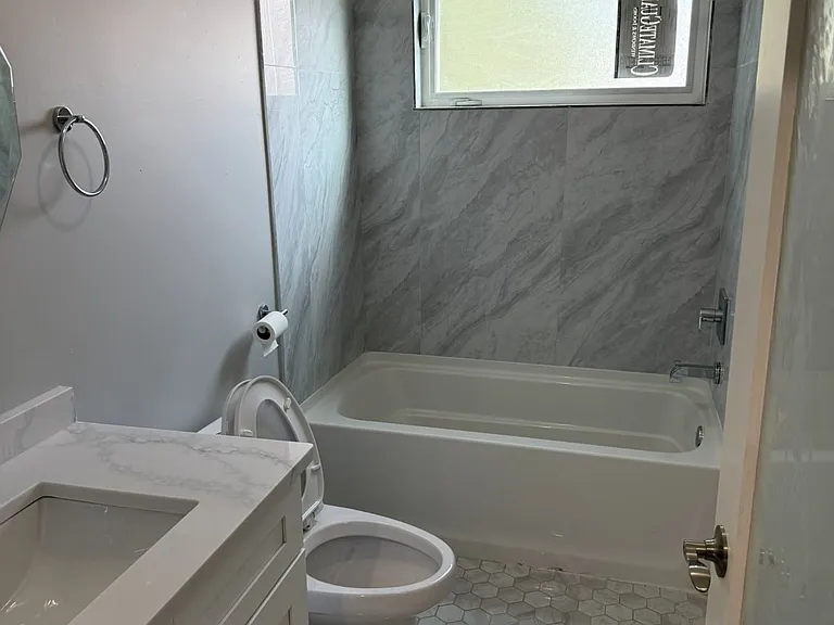 7846 S Saint Lawrence Ave — Photo 8