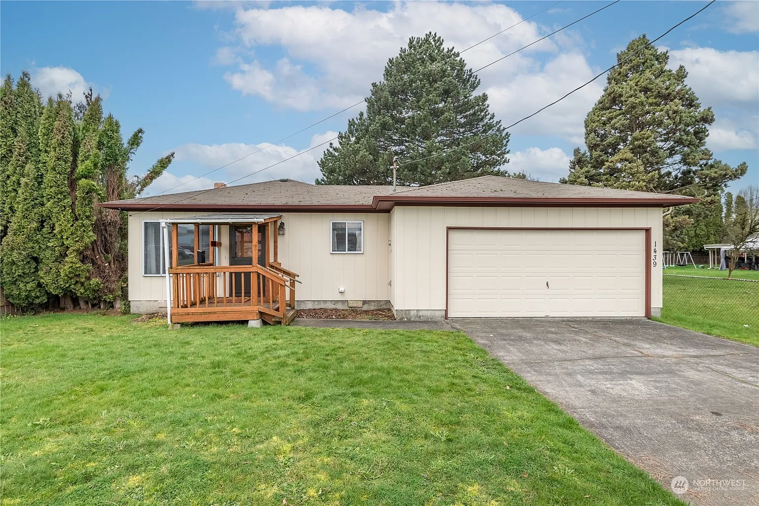 1439 30th Avenue photo 1