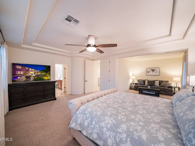 2681 E Hampton Ln — Photo 32