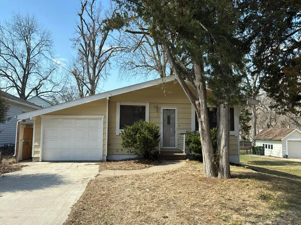3305 Douglas St, Sioux City, IA 51104