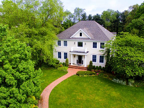 4th image of 1 Dumplin Hill Ln