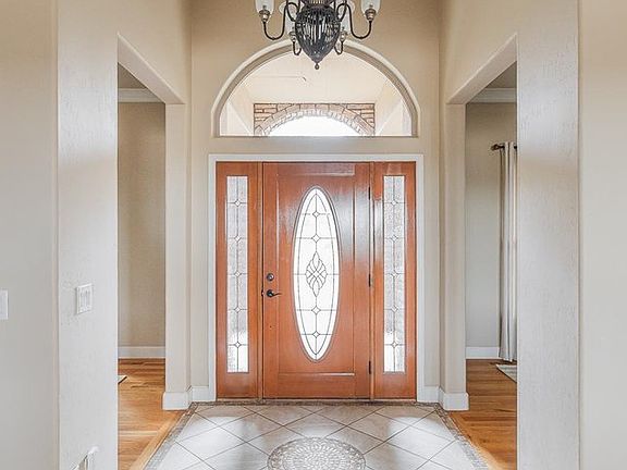 3rd image of 1341 Sweetwater Ln