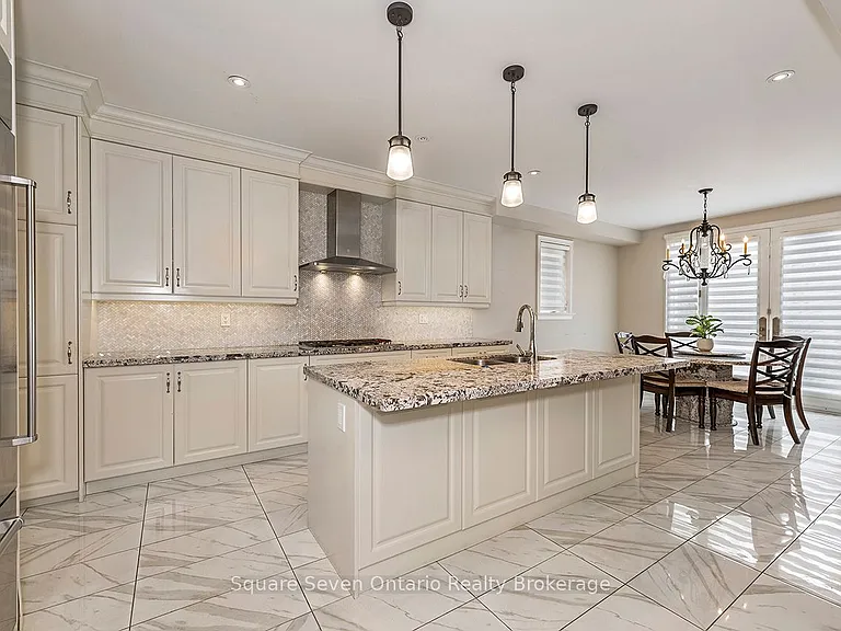 2147 Vineland Cres — Photo 14