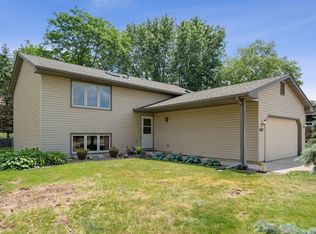 4316 Sun Cliff Rd, Eagan, MN 55122