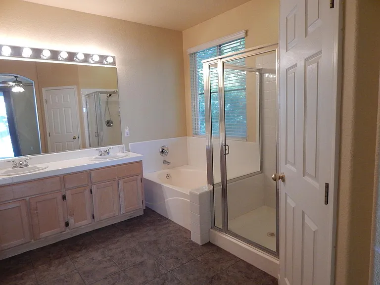 2333 Rodin Pl — Photo 17