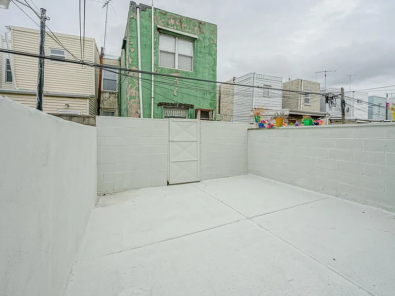 333 Daly St — Photo 10