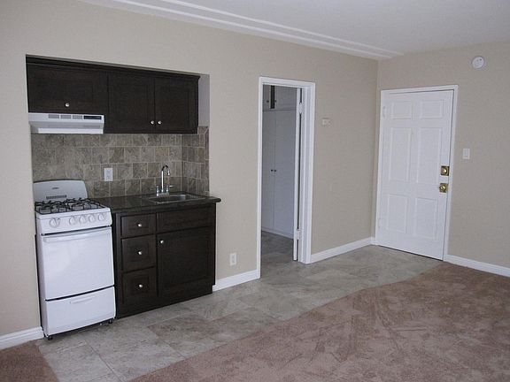 5th image of 15-633 S Dunsmuir Ave #15