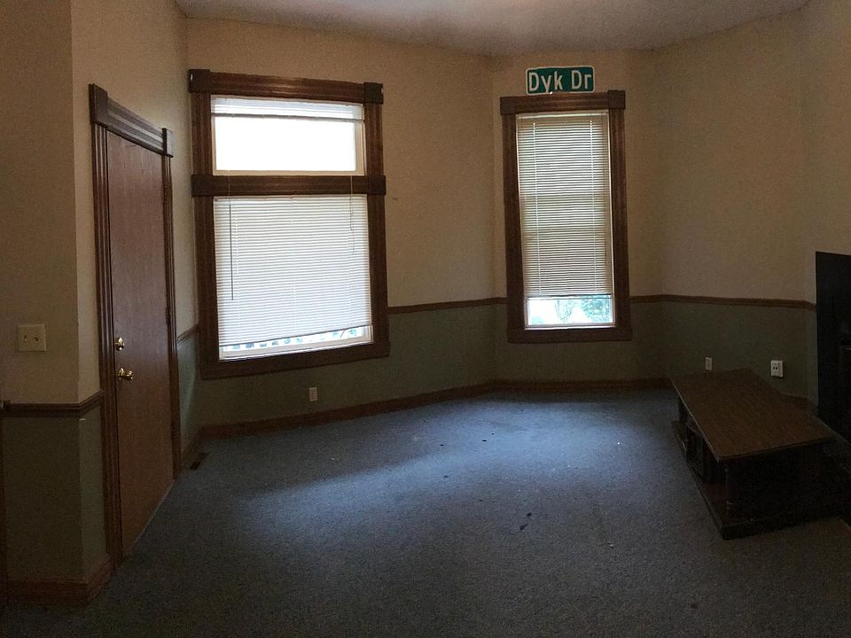 1st image of 2728 N Maryland Ave #1