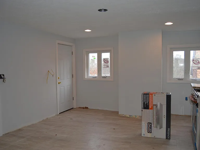 3104 Niagara St — Photo 3