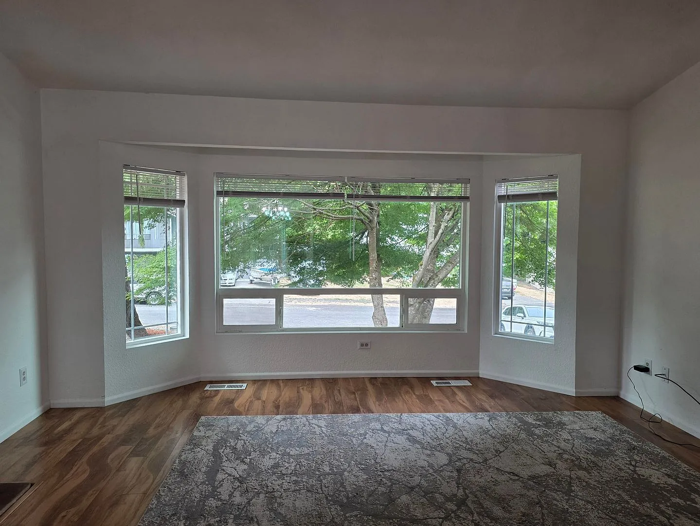 4 Bedroom Home In Convenient Bremerton Location! — Photo 3