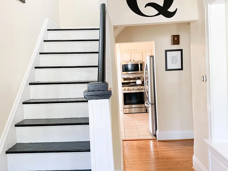2321 Morton Ave — Photo 3
