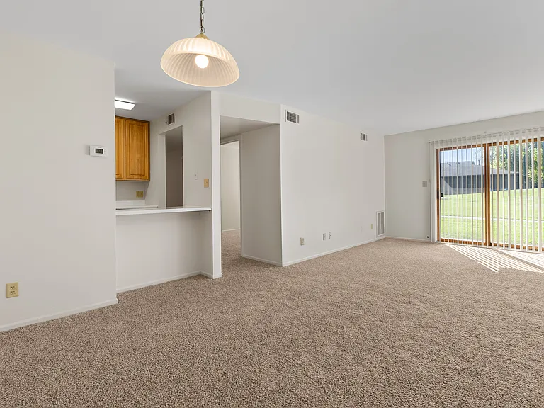Swanson Court Apartments — Photo 13