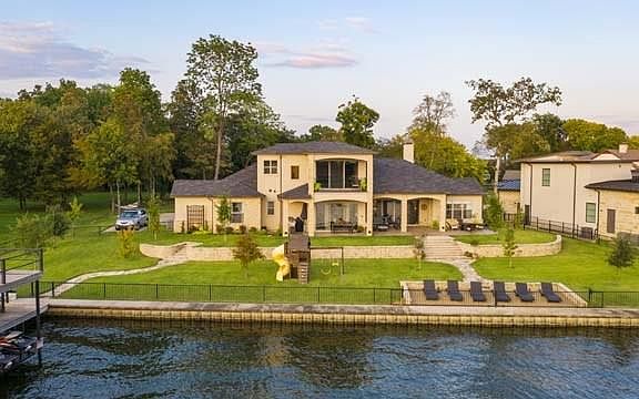 3rd image of 223 Sandpiper Dr
