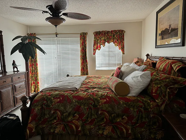 9715 N Marina Dr — Photo 5