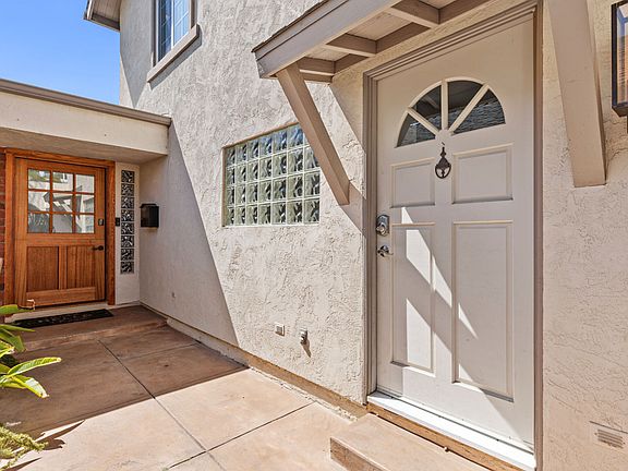 Private entrance to unit