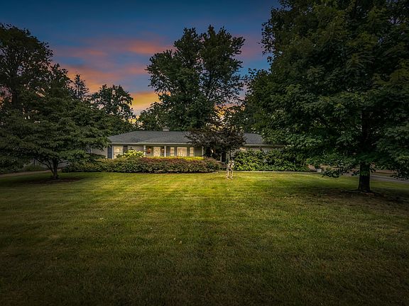 2nd image of 528 Barrywood Dr