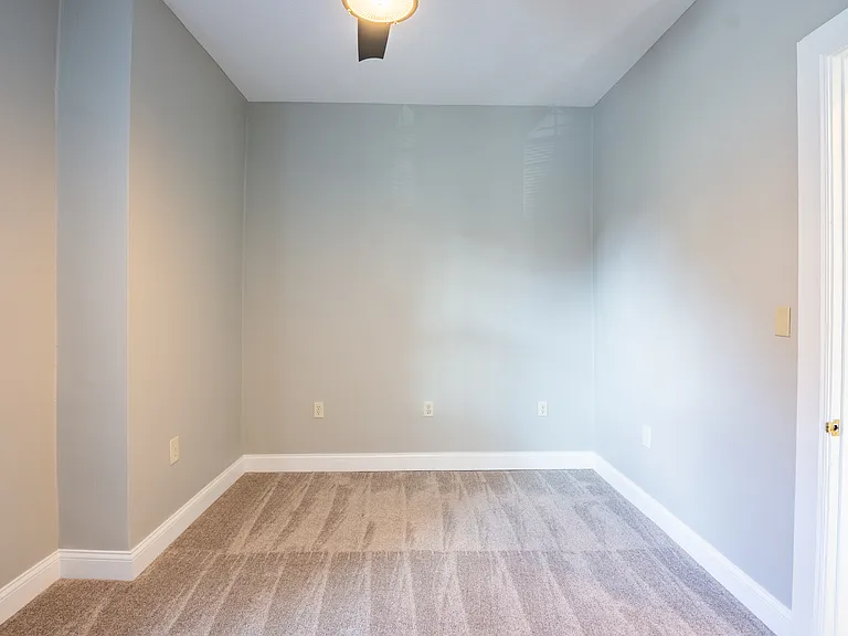 535 W Berry St #2 — Photo 22