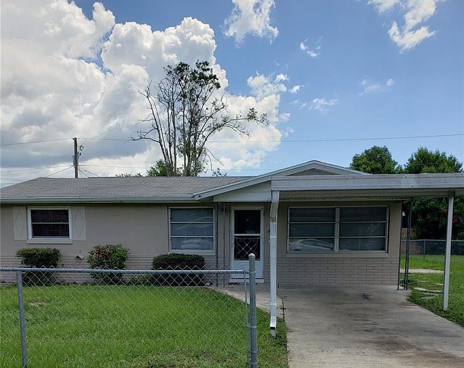 1st image of 6 Oak Knoll St