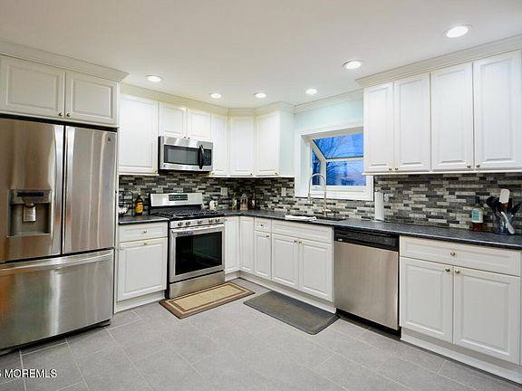 3rd image of 5 Milton Avenue