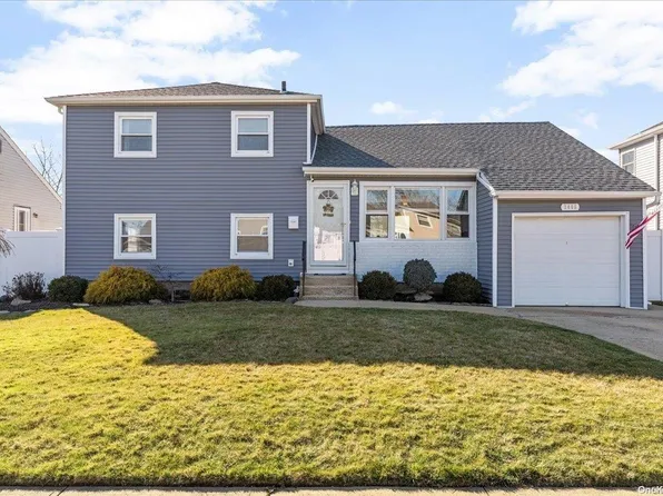 2406 Langen Drive, Seaford, NY 11783