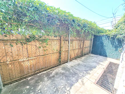 Rented by Friedman Mayer, LREB | media 12