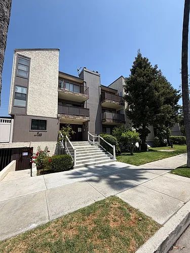 453 Ivy St Photo 1