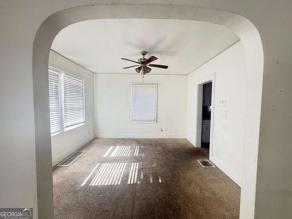 5th image of 2079 Ben Hill Rd