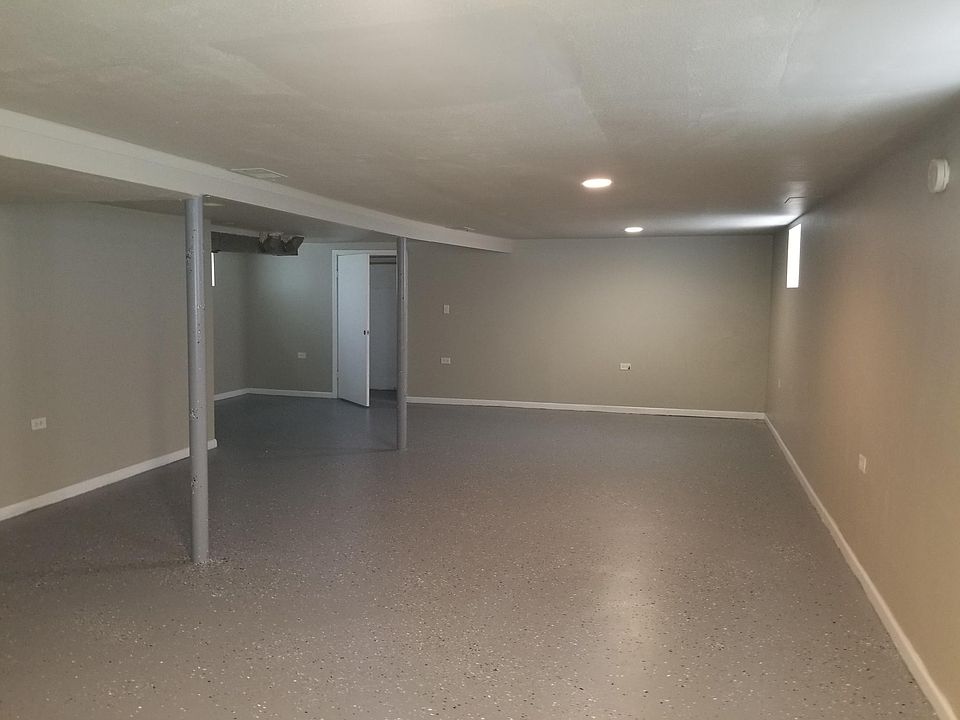 2nd image of 7241 S Damen Ave