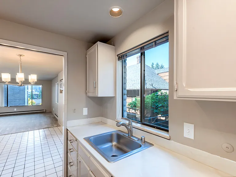 610 Aloha St #204 — Photo 6