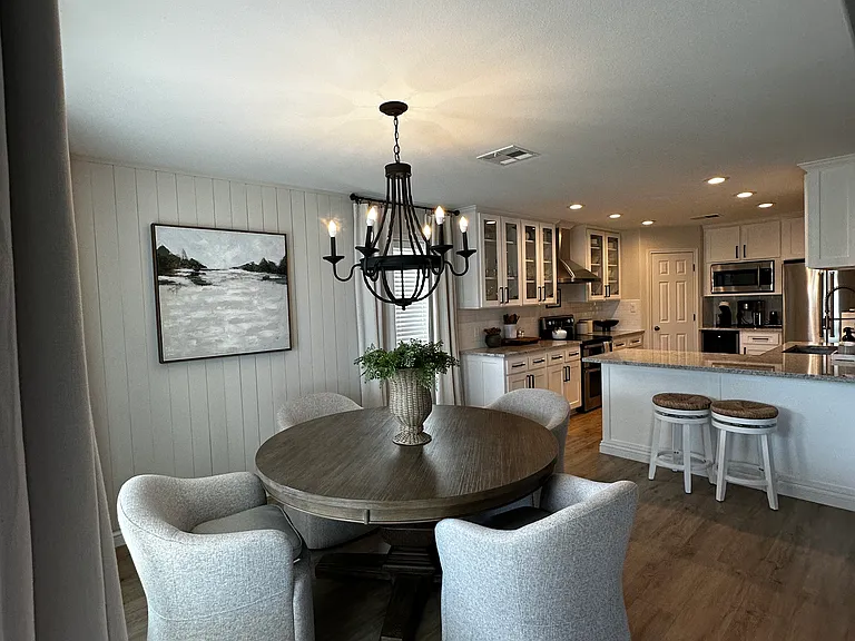 6137 Ortiz Dr — Photo 2