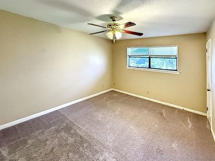 3025 Chase Ln — Photo 7