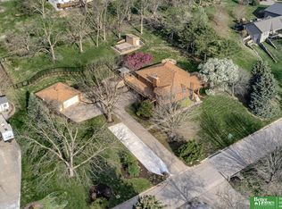 9404 Valaretta Dr, Gretna, NE 68028