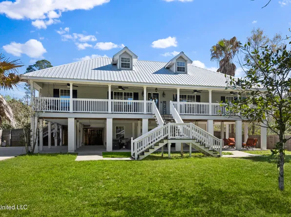 408 Beechwood St, Pass Christian, MS 39571