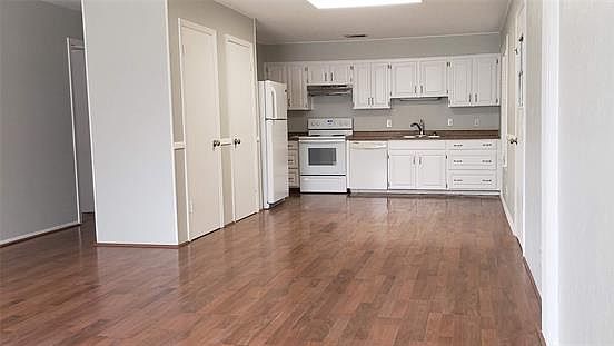 4th image of 215 N Bernice Dr