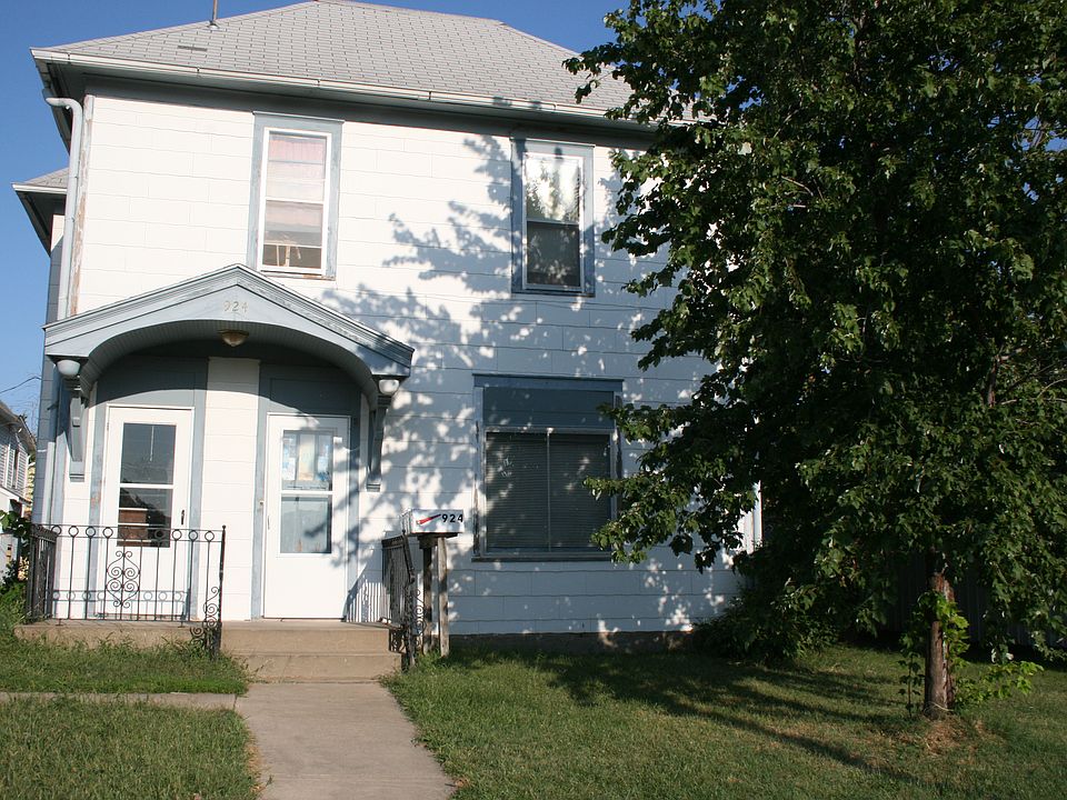 1st image of 924 Commercial St APT 4