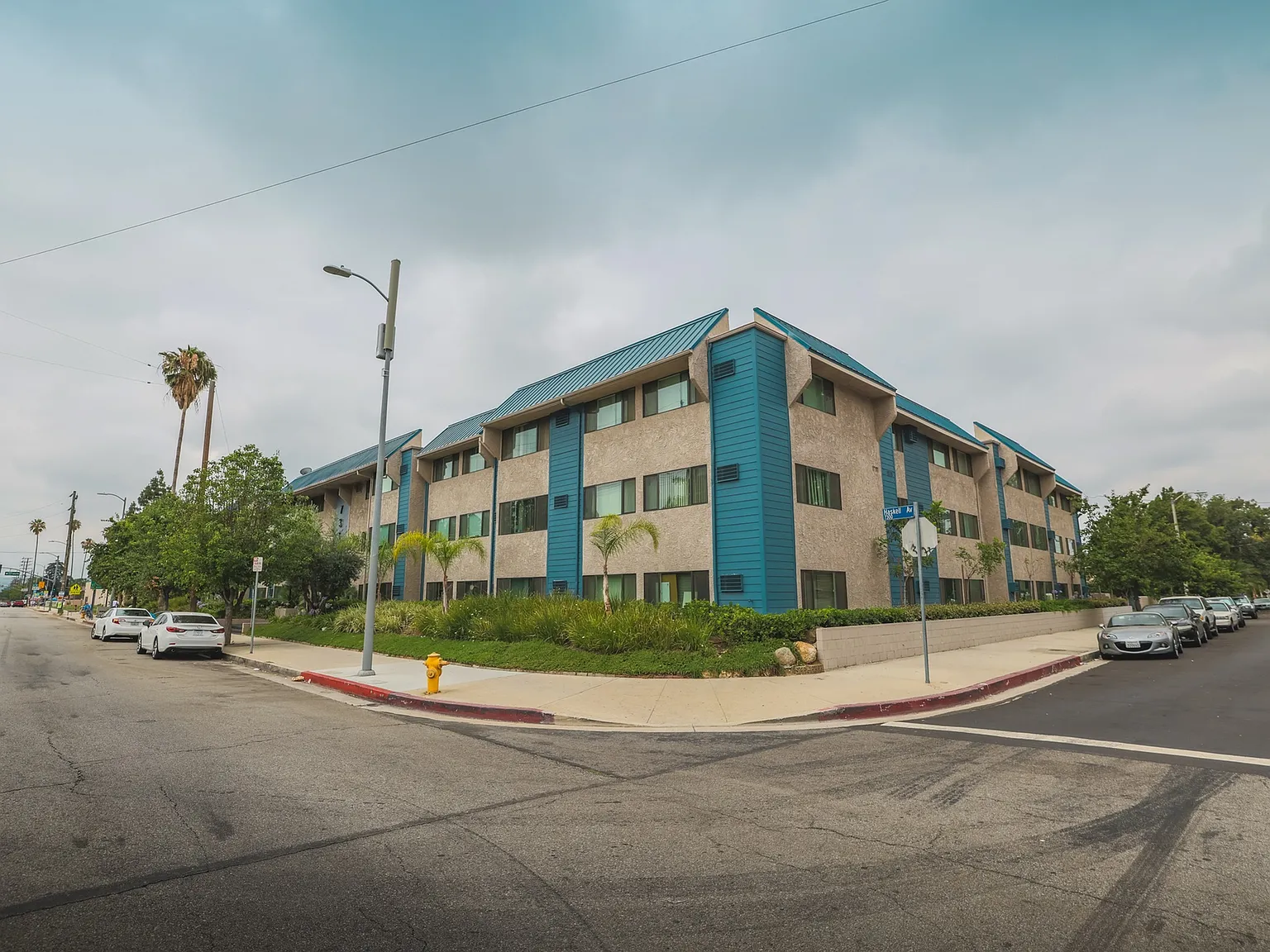 7317 Haskell Ave — Photo 4