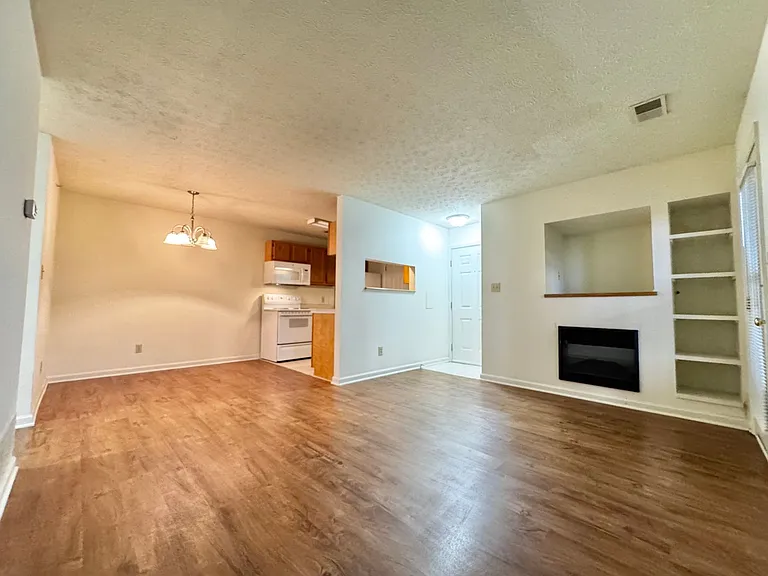 Forest Creek Apartments — Photo 47