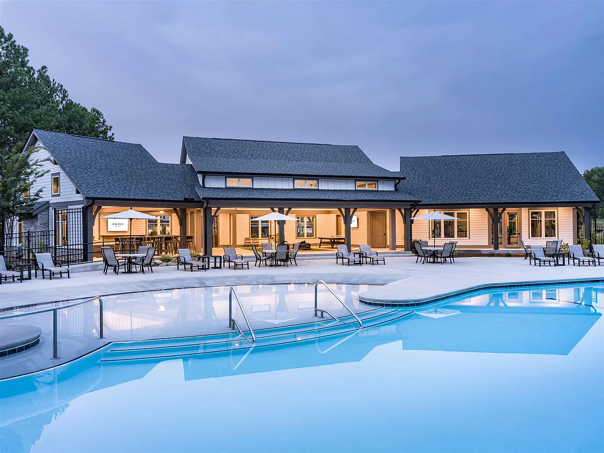 Building Photo - Amavi Twin Lakes