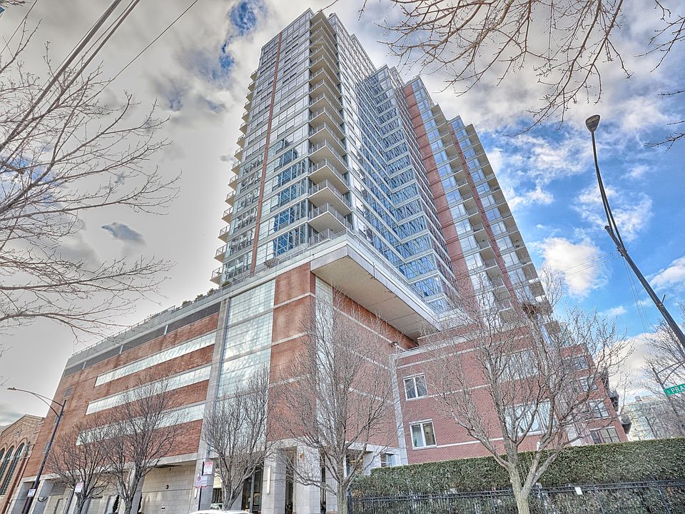 1st image of 1600 S Prairie Ave #904