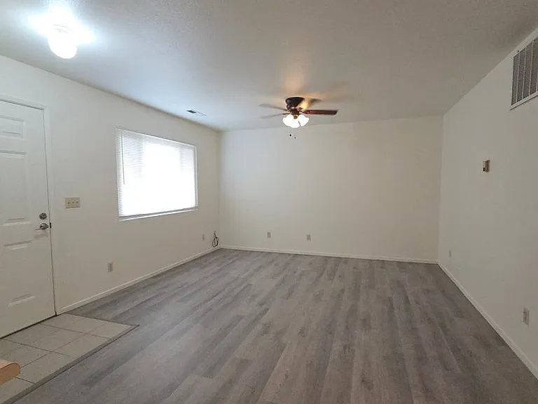 1826 E St — Photo 3