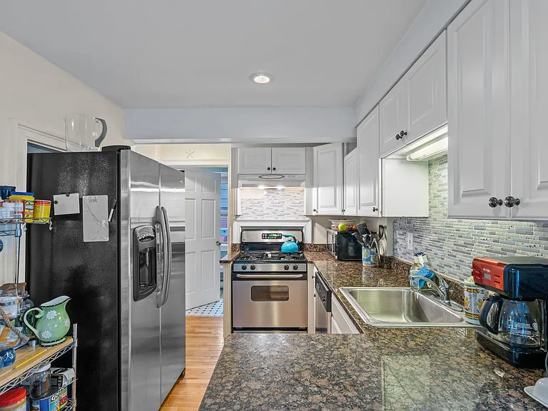 7 Bacheller St — Photo 10