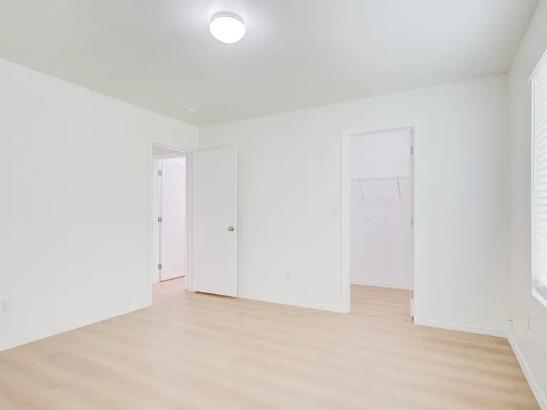 1153 W 400 S — Photo 26