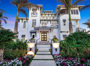 10150 Gulf Shore Dr, Naples, FL 34108