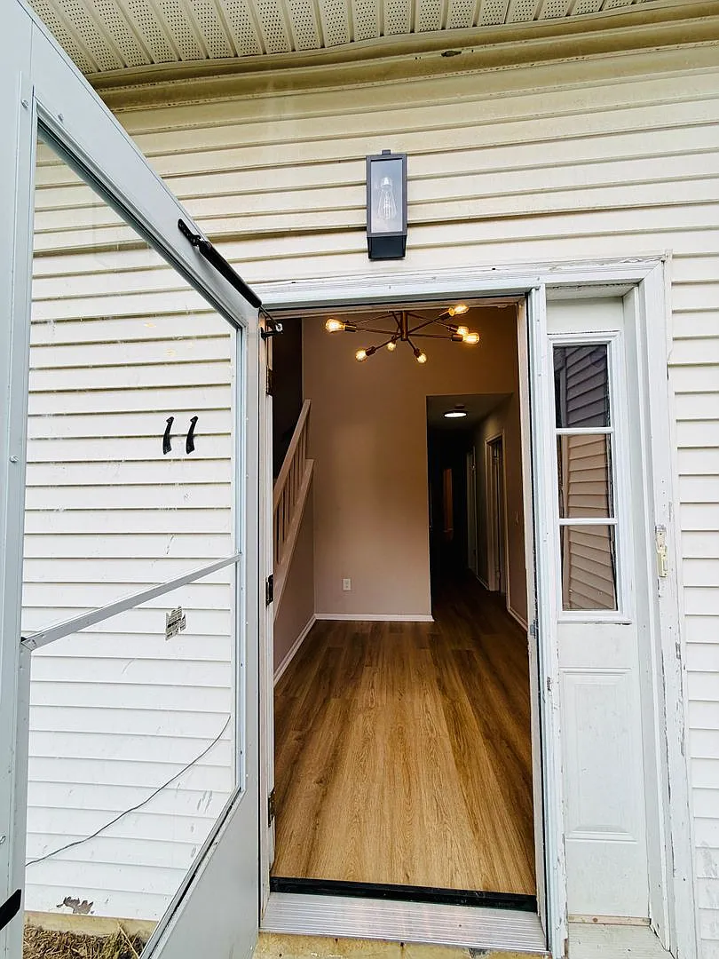 Perfect Townhouse Rental in Sicklerville! — Photo 2