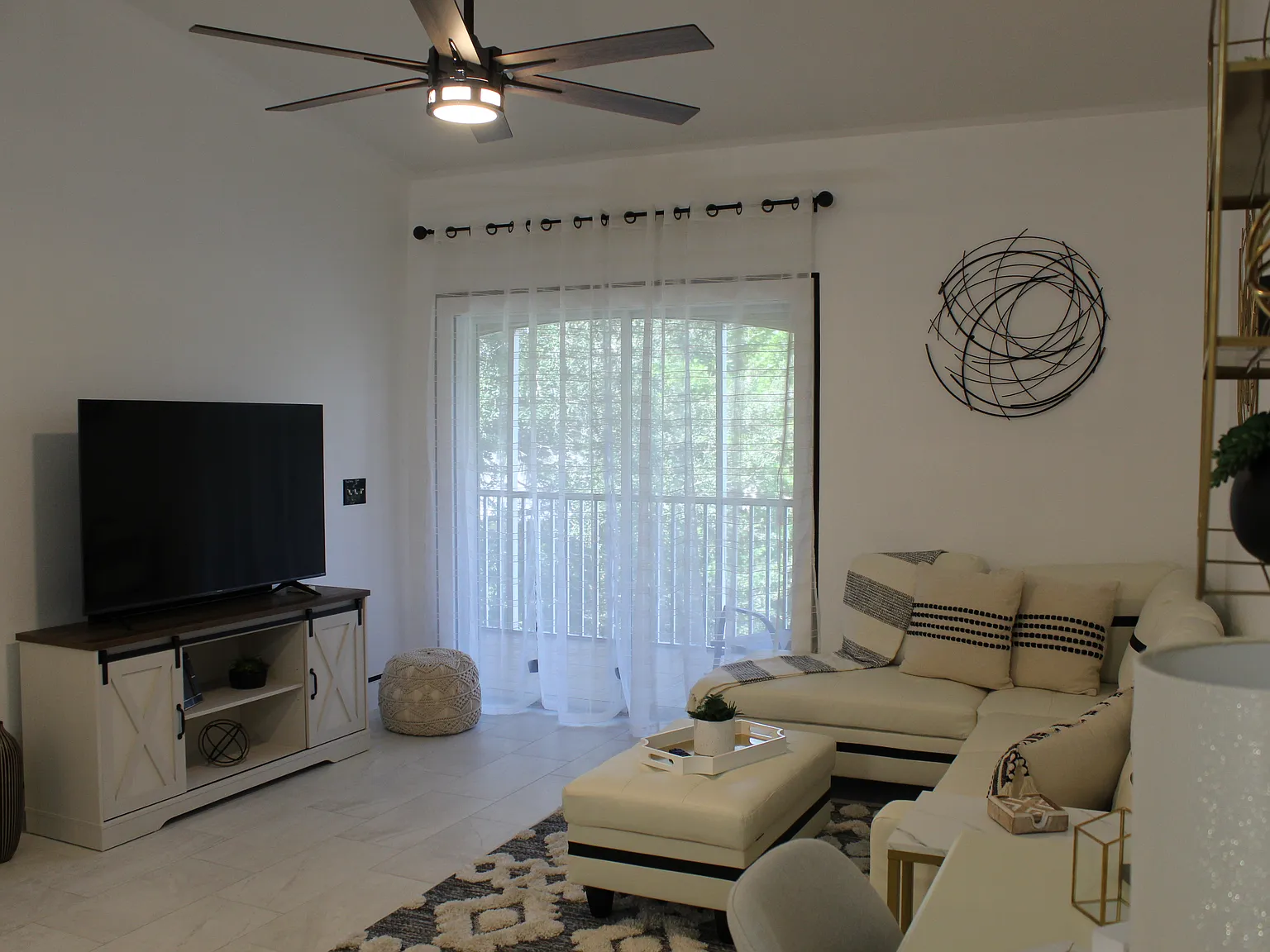1 bed, 850 sqft, $1,390 — Photo 4