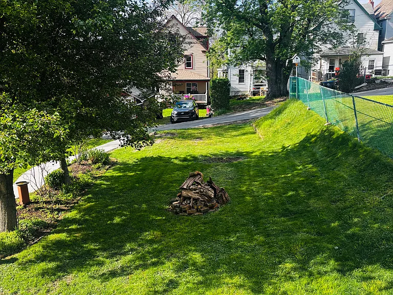 547 Parker St — Photo 15